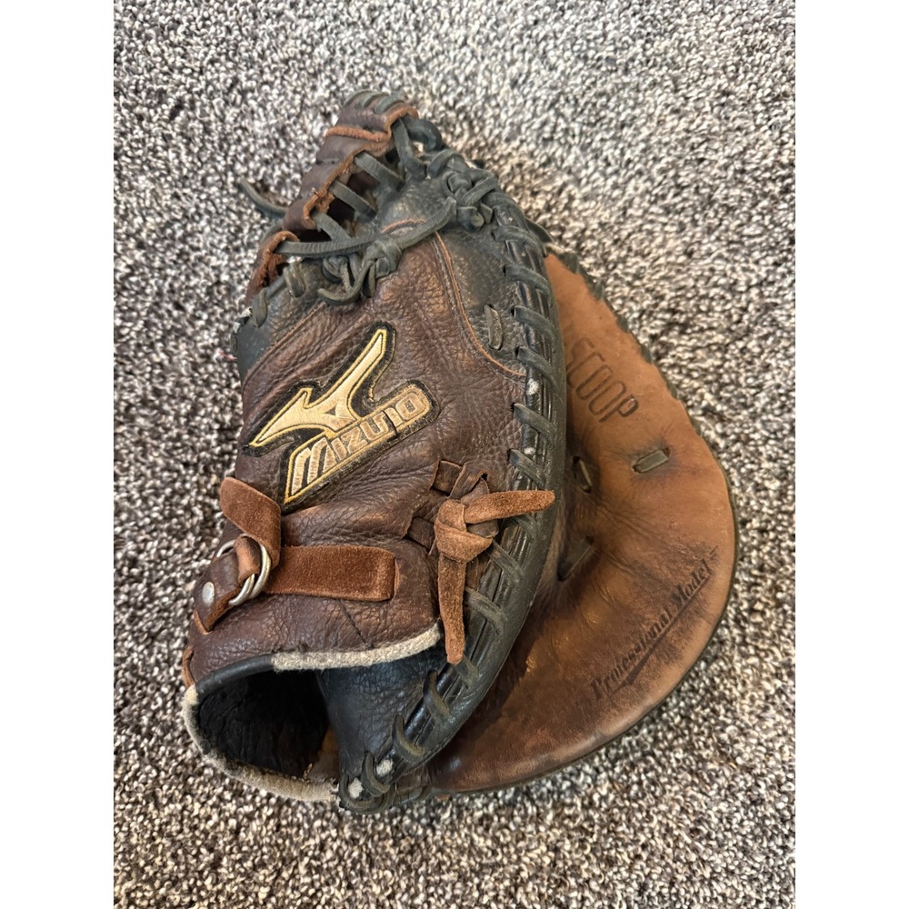 Mizuno GXC 72S2 Professional Model Catchers Mitt 33.50 Inch Brown Black Leather
